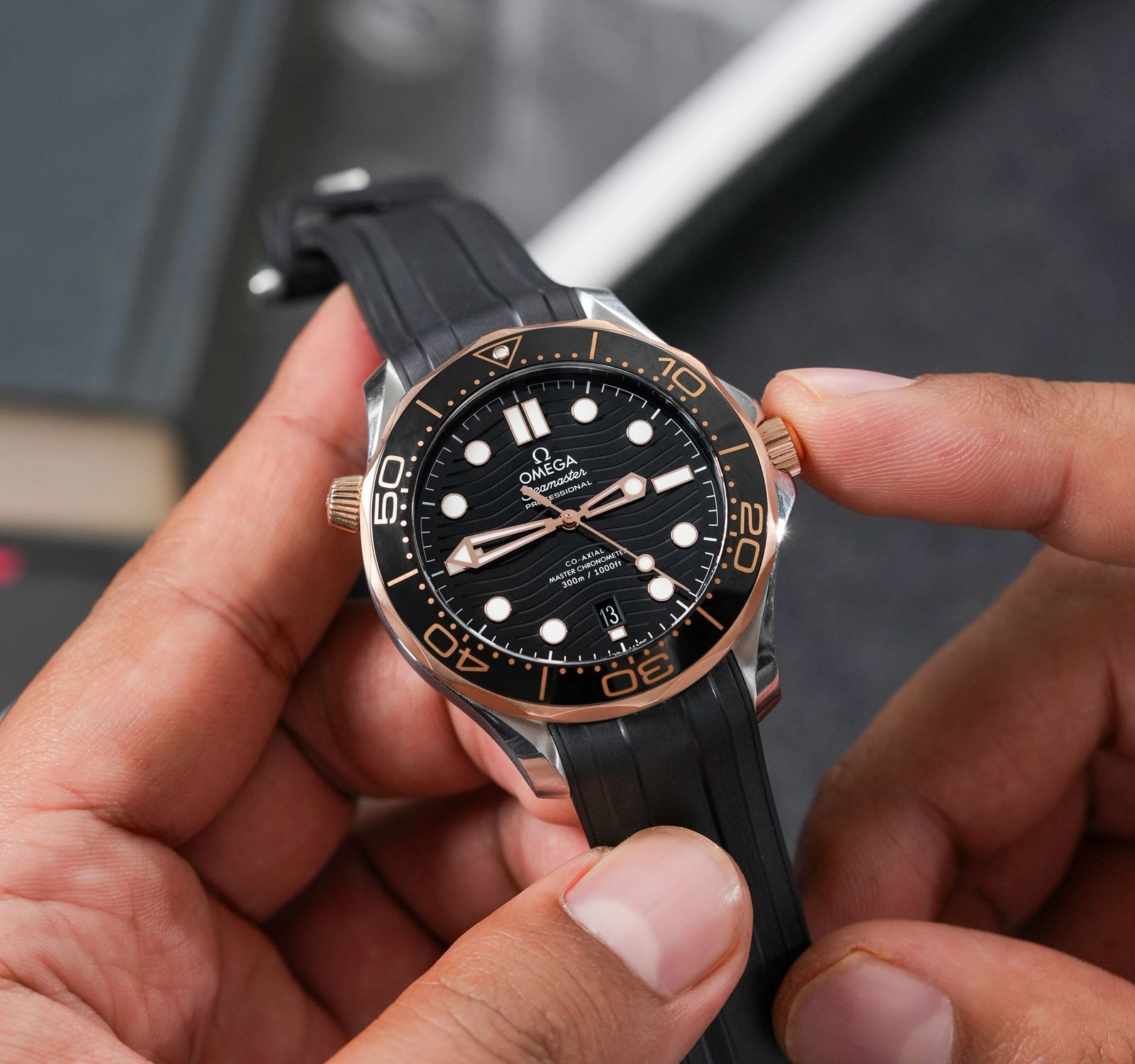 Omega Seamaster Black Diver 300M Automatic