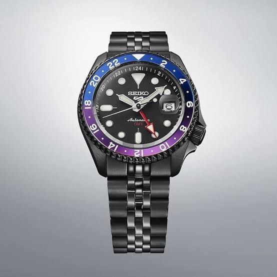 Seiko 5 GMT Analog