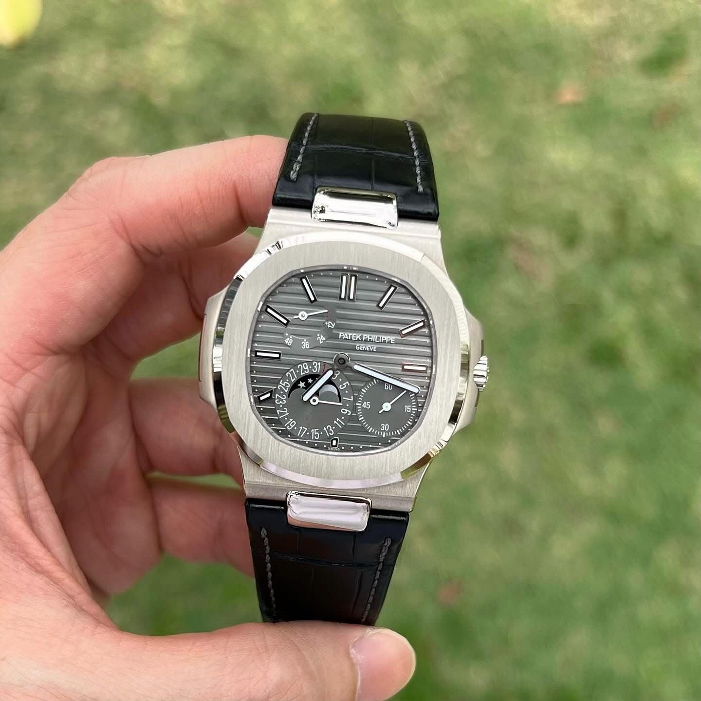 Patek Philippe Nautilus 5712G-001