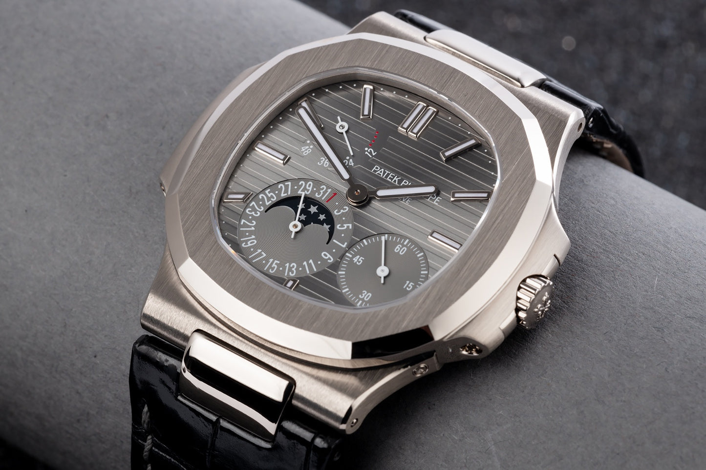 Patek Philippe Nautilus 5712G-001