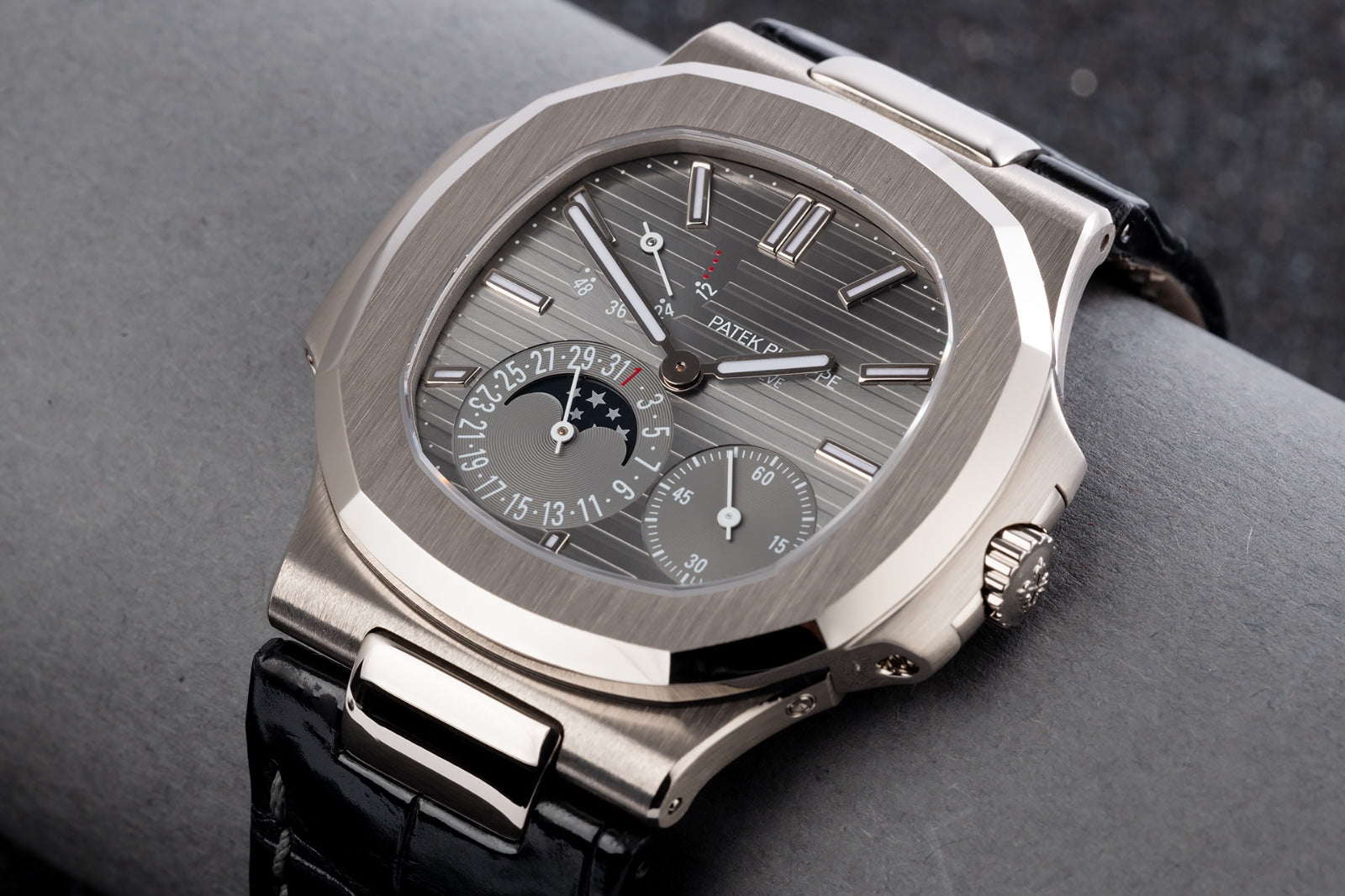 Patek Philippe Nautilus 5712G-001