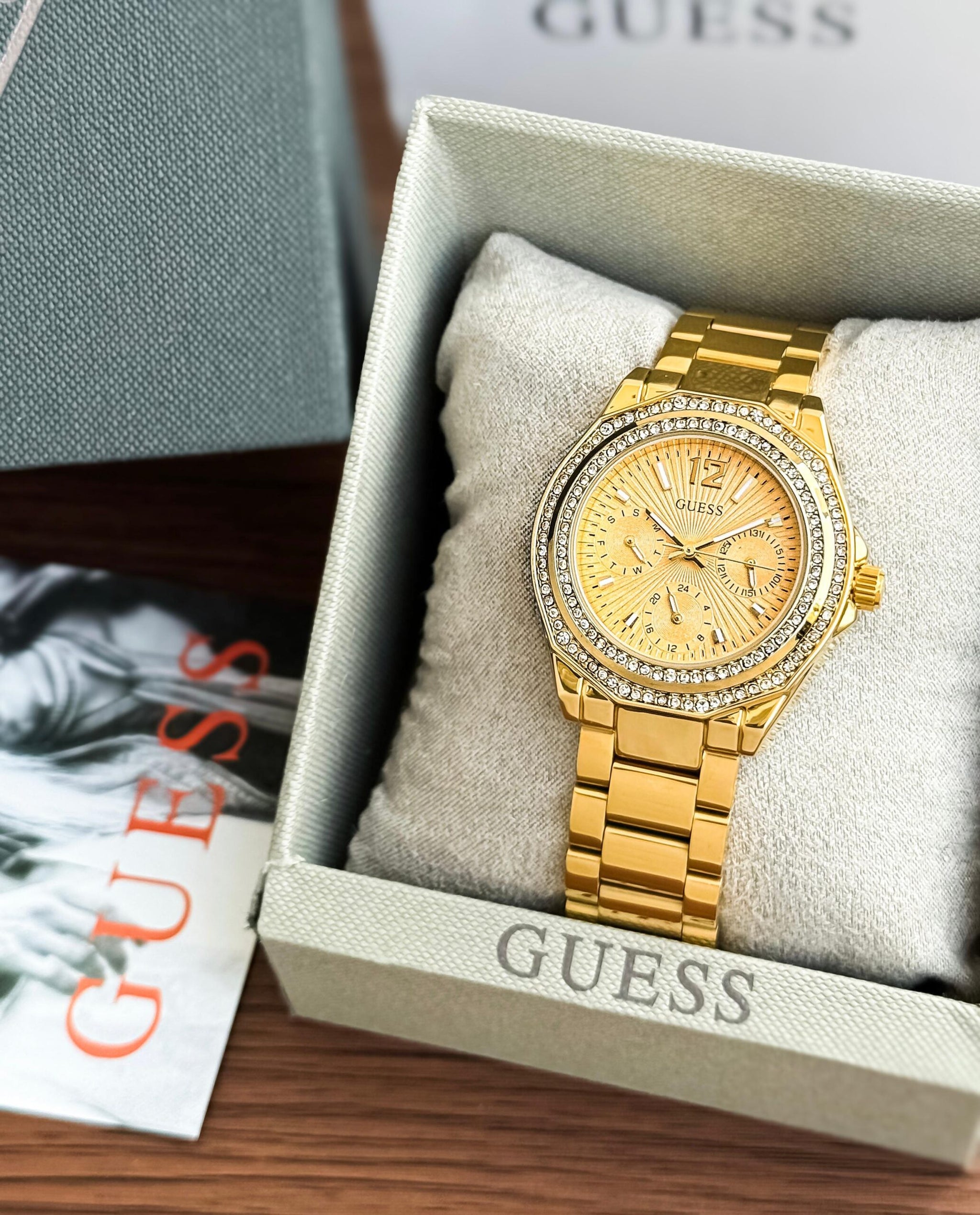 Guess Elegant Golden Dial