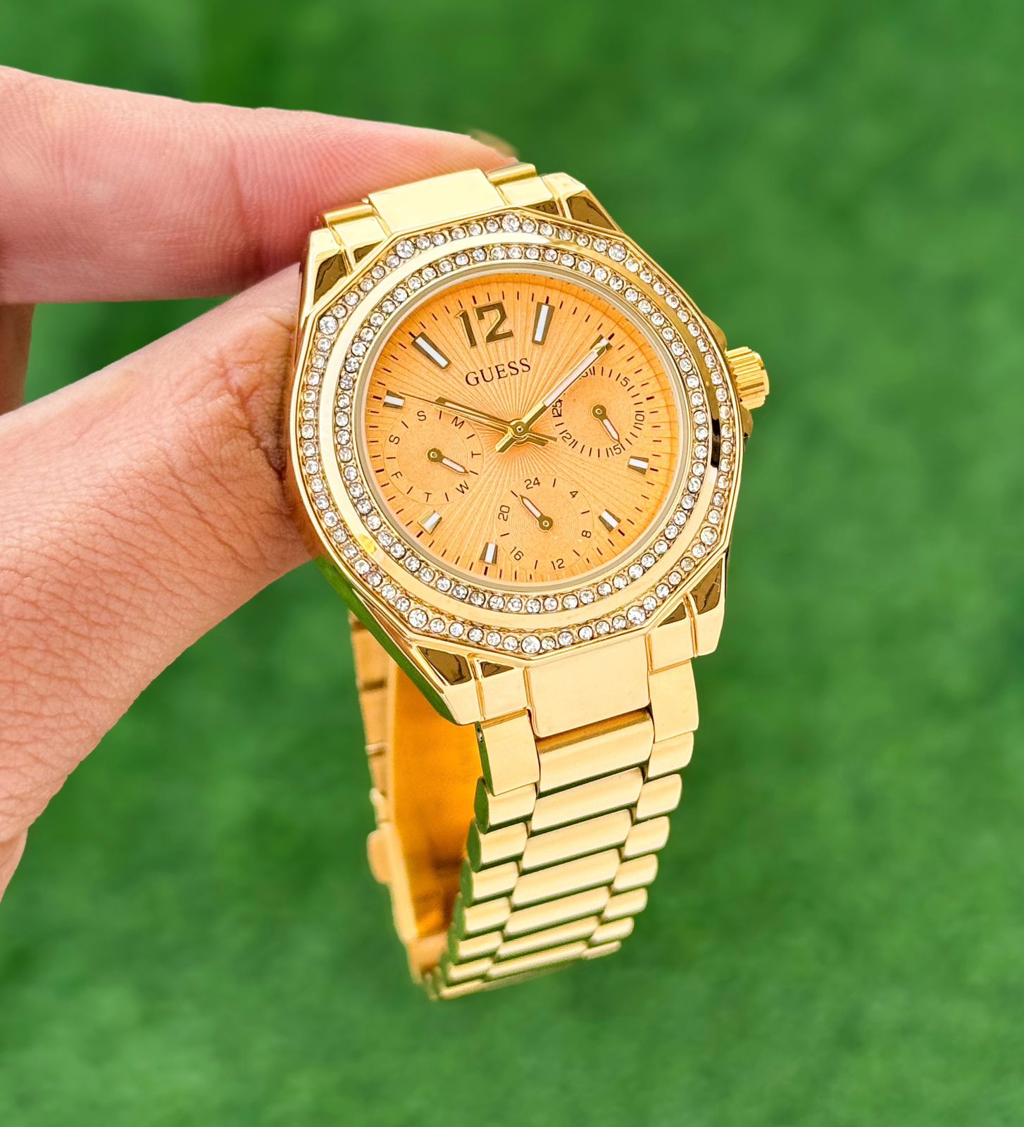 Guess Elegant Golden Dial