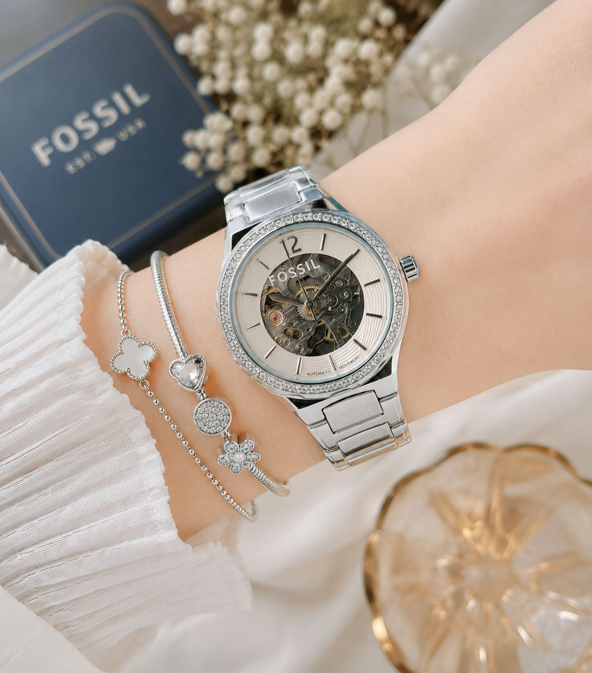 Fossil Eevie Skeleton Automatic