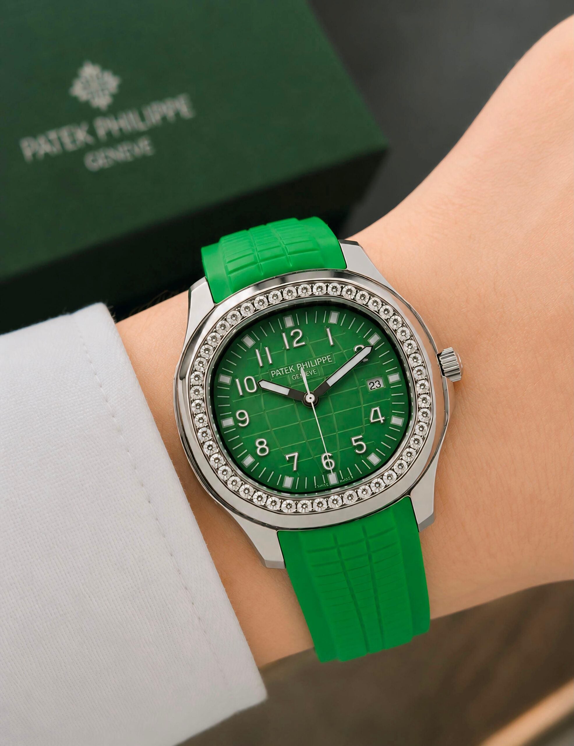 Patek Philippe Aquanaut Travel Time Green Edition