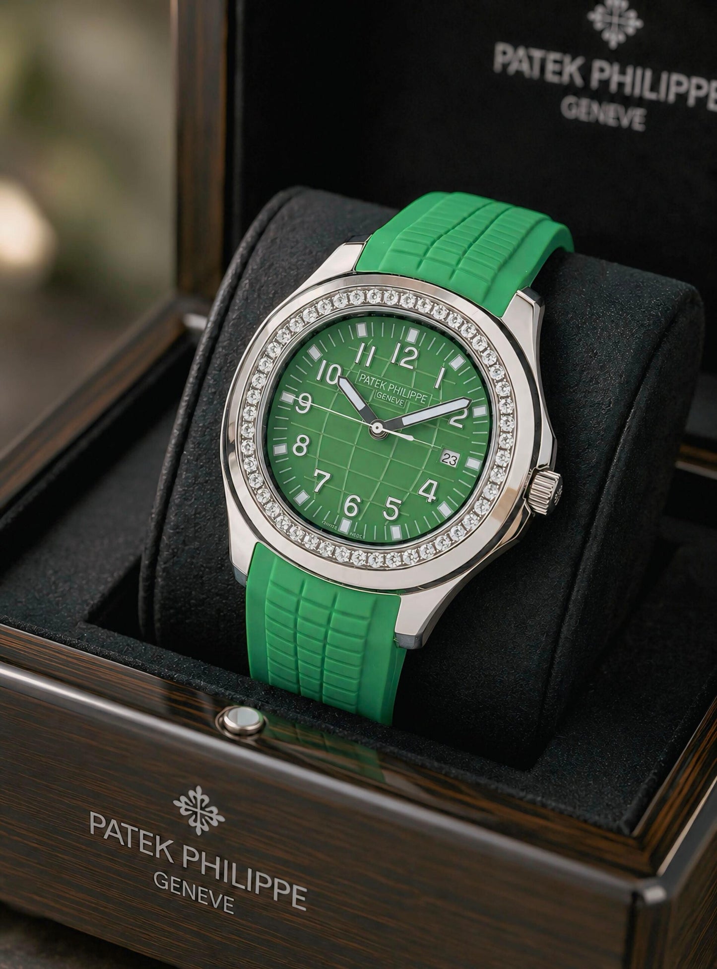 Patek Philippe Aquanaut Travel Time Green Edition