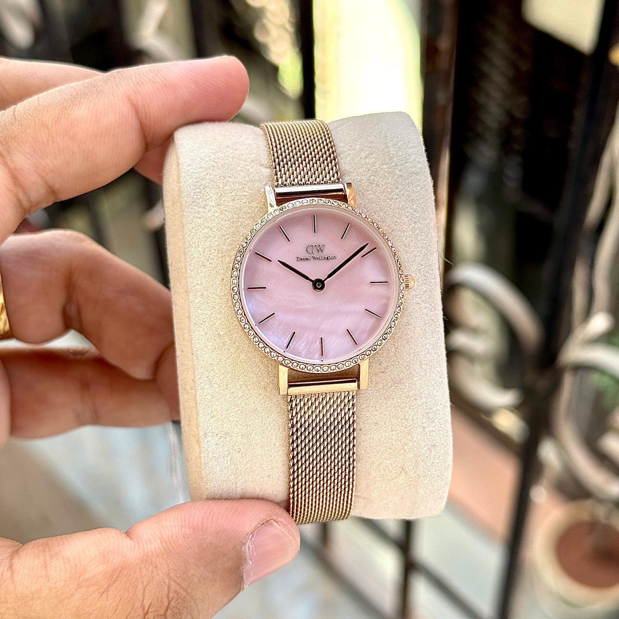 Daniel Wellington Melrose Pink Dial