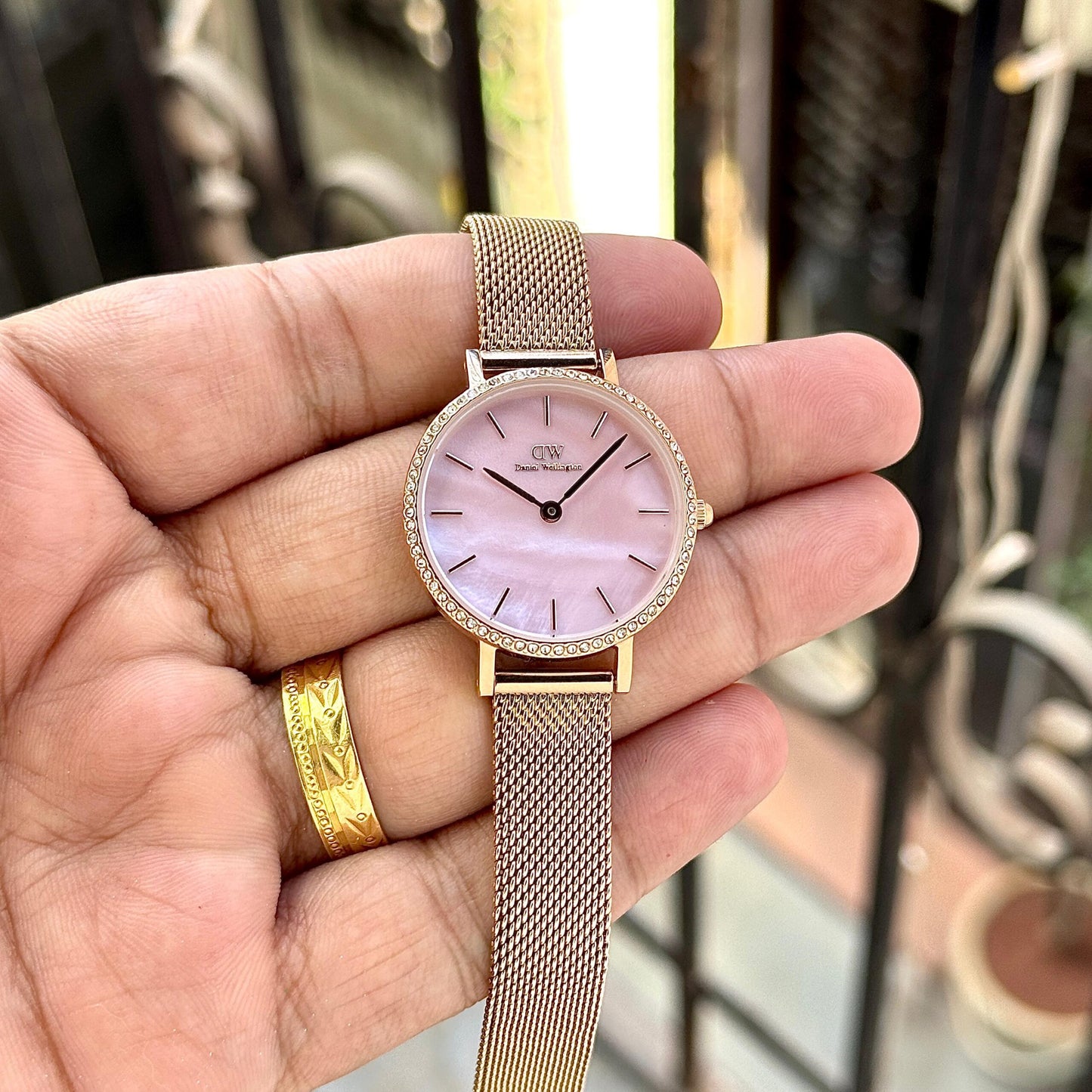 Daniel Wellington Melrose Pink Dial