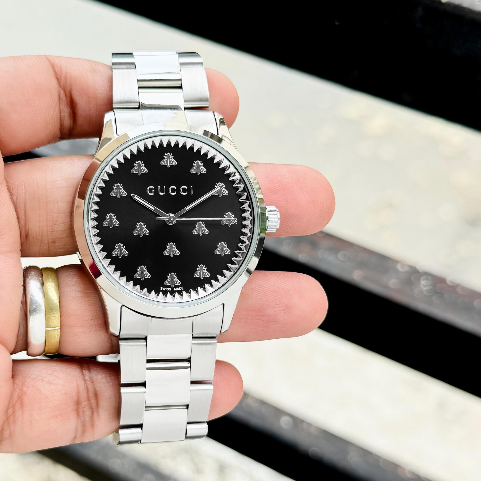 Gucci G-Timeless Signature Heritage Bee Dial