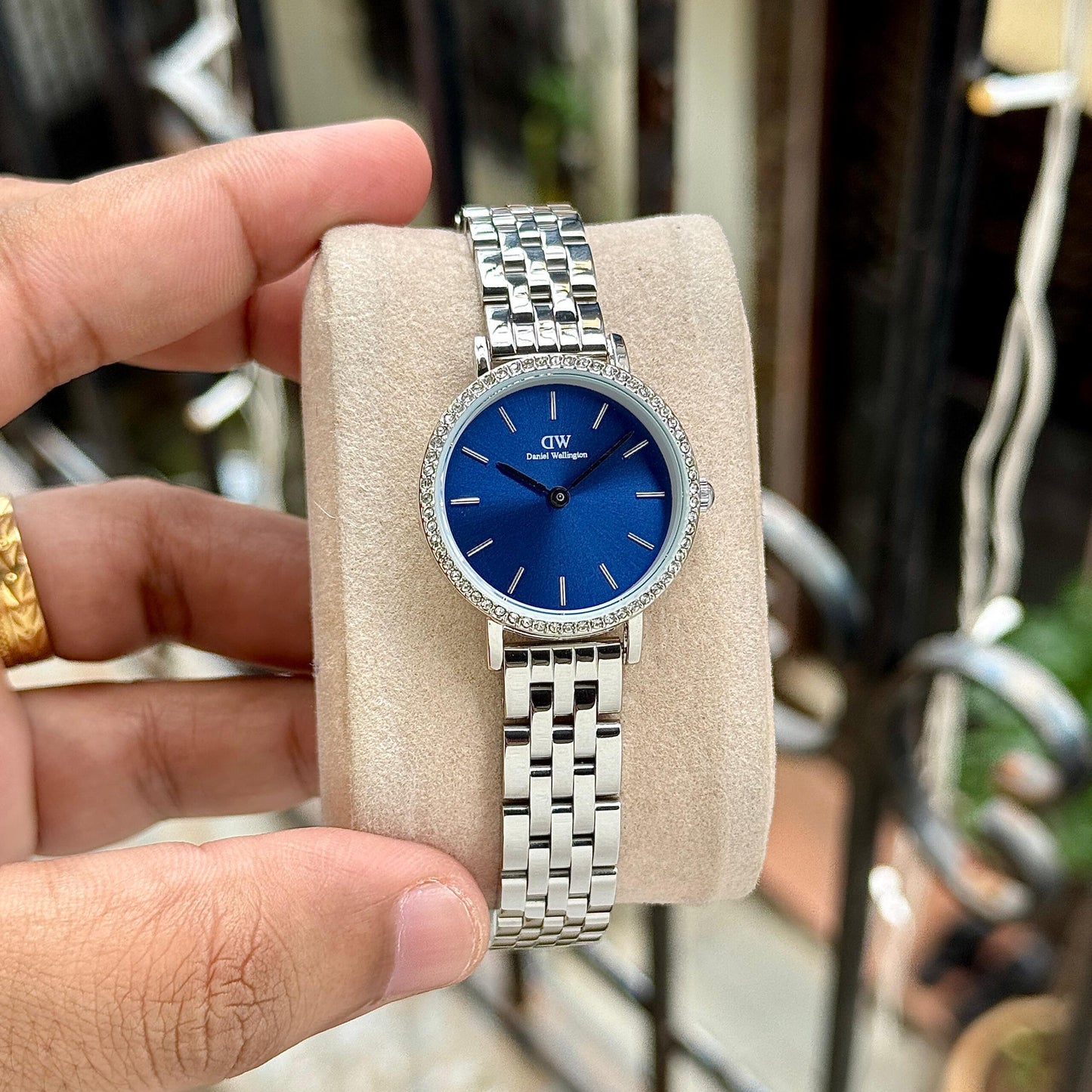 Daniel Wellington Petite Arctic Blue Sunray Dial