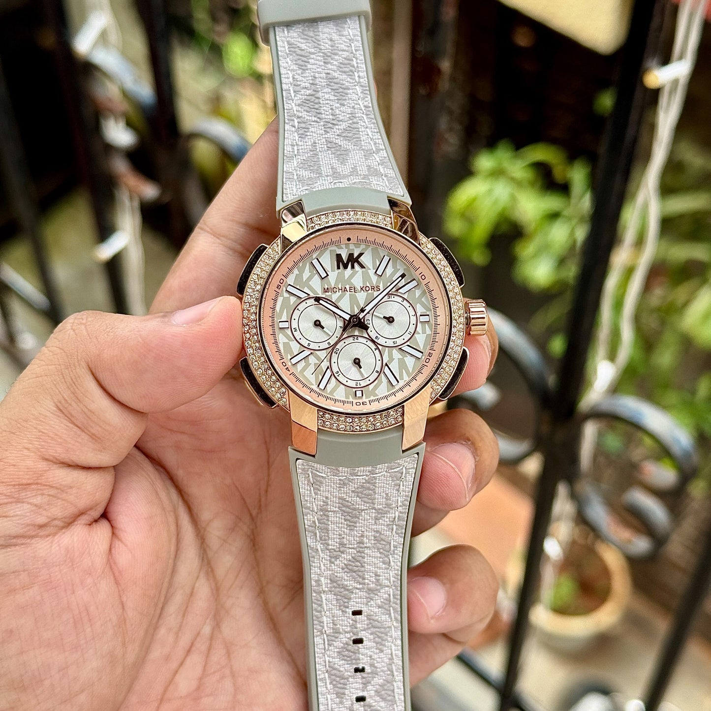 Michael Kors Sidney Monogram Dial
