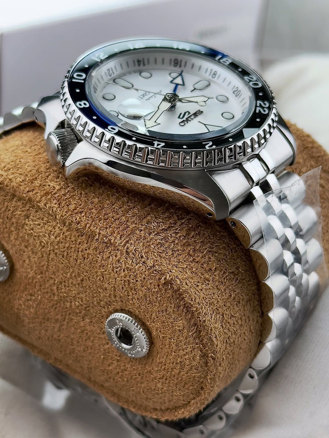 Seiko GMT White Dial Automatic