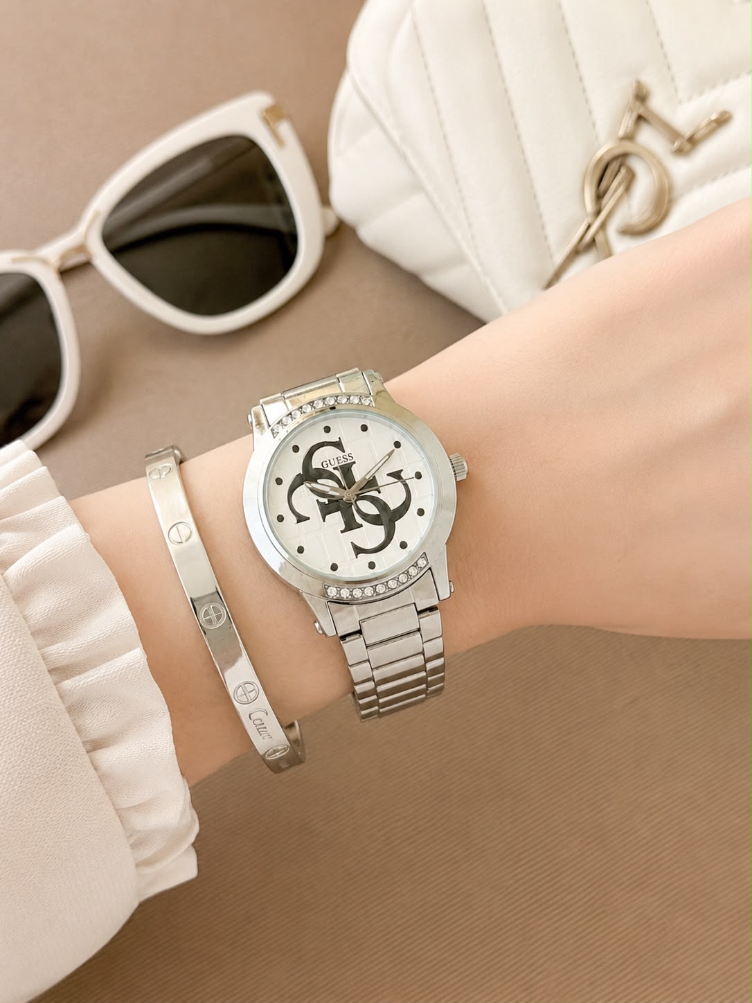 Guess White Dial Silver Quartz