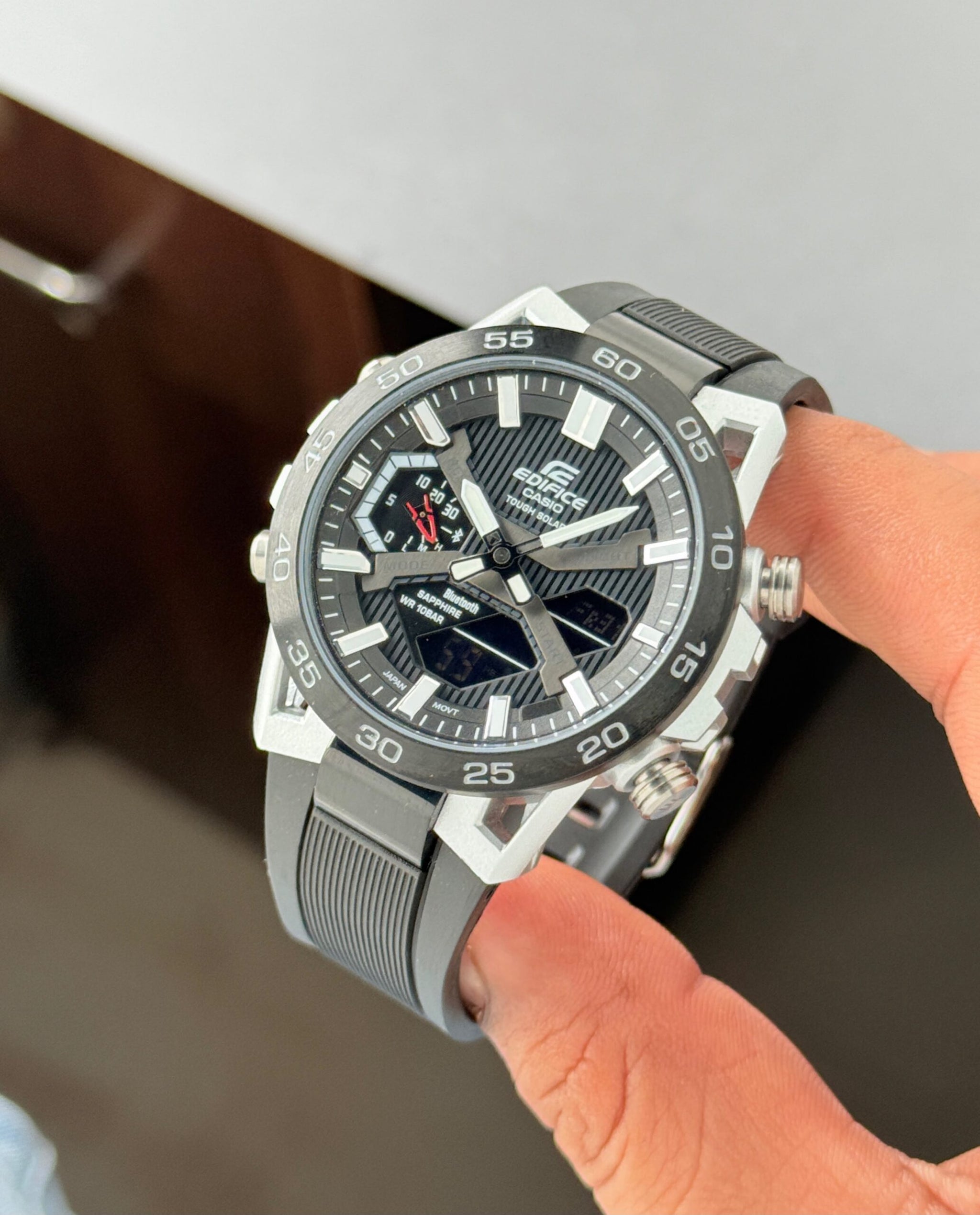 Edifice Casio ECB-2000 Sospensione Digital Analog