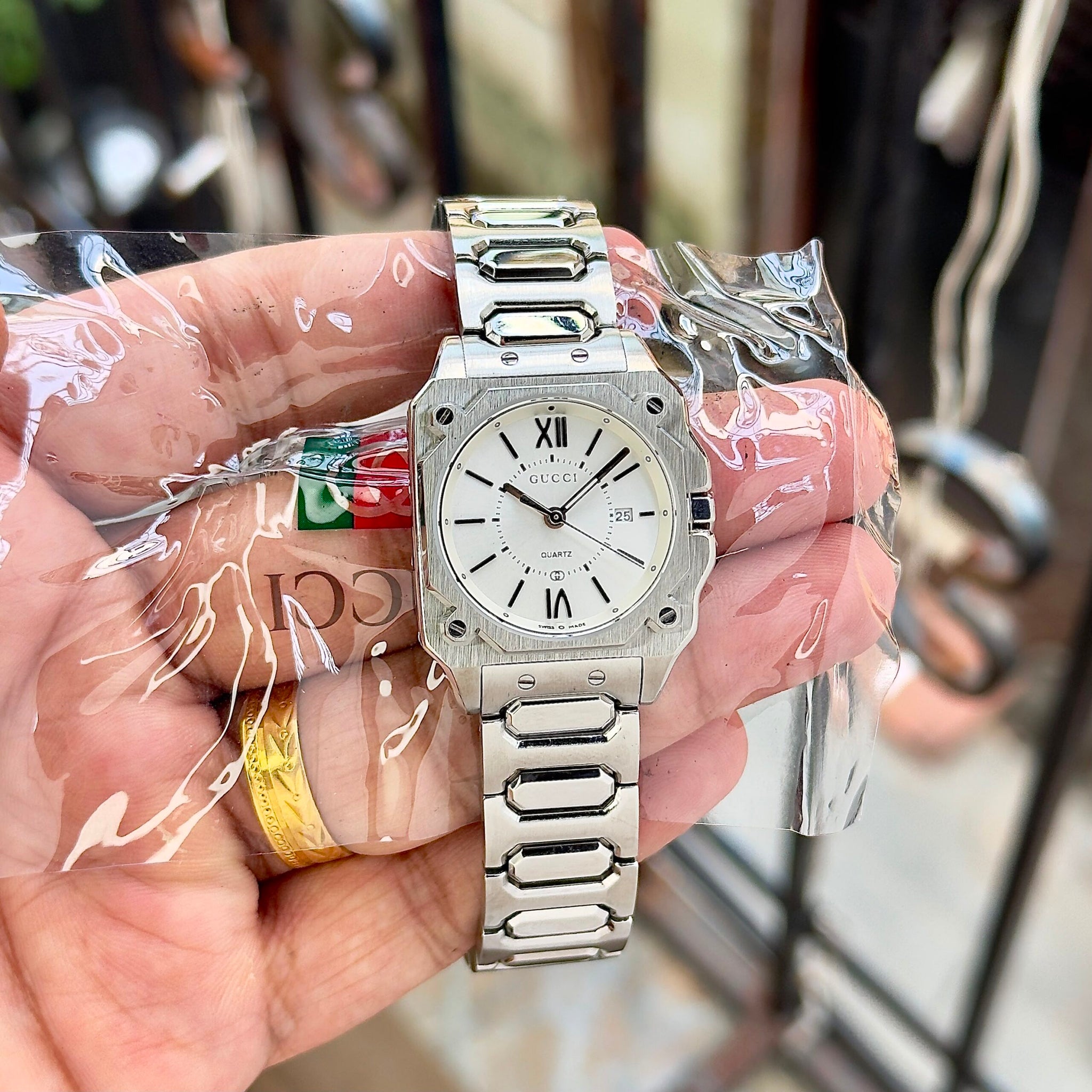Gucci G-Flat Silver White Dial Quartz