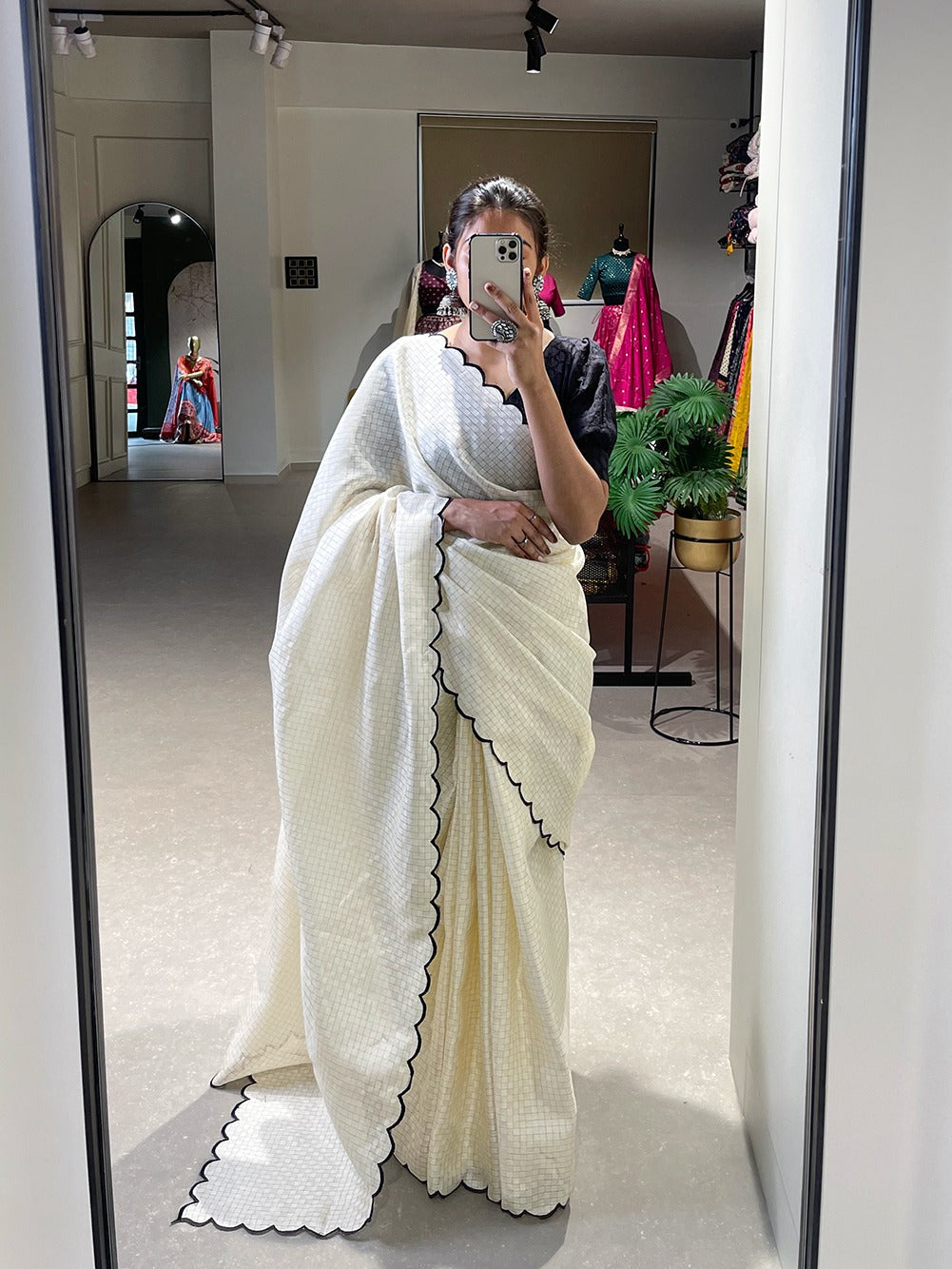 Exquisite White Gadhwal Chex Saree with Arca Work and Lucknowi Work Blouse