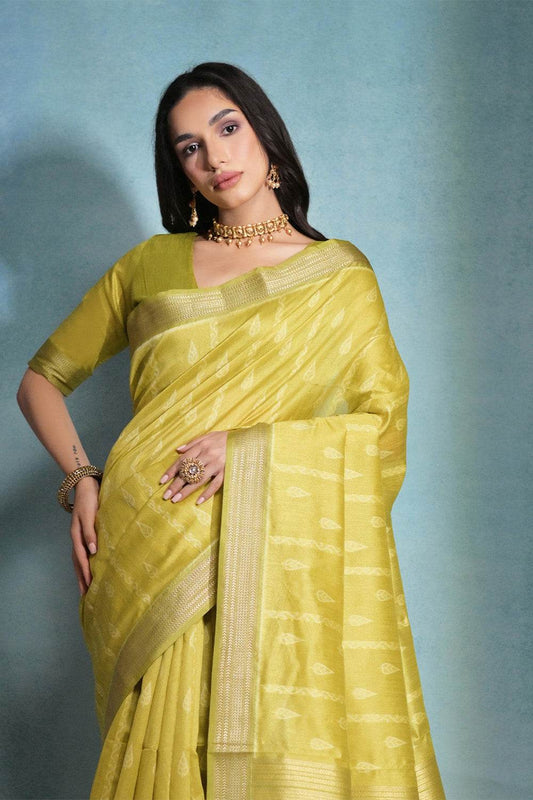 Green Silk Blend Saree With Blouse Piece Green