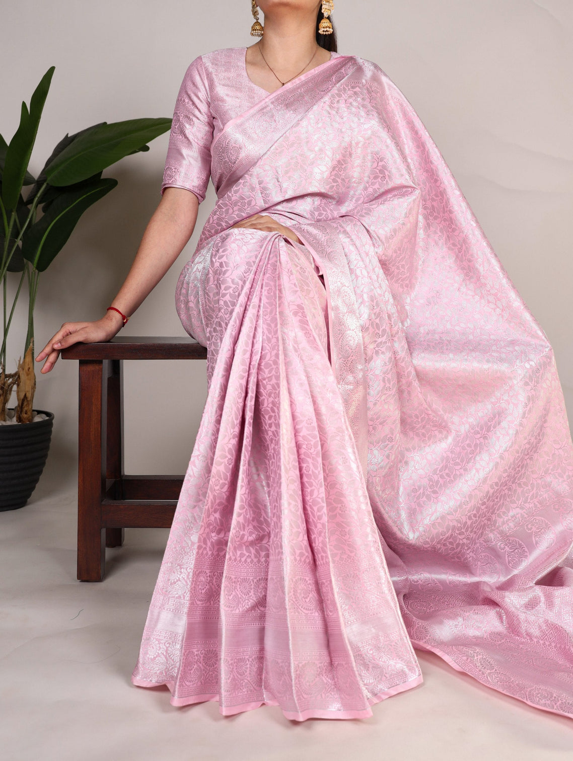 Baby Pink Timeless Kanjivaram Saree with Exquisite Zari Weaving