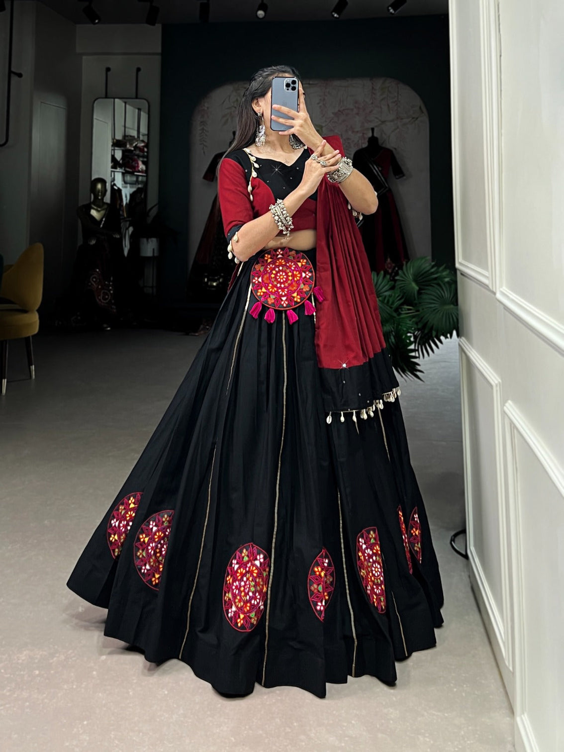 Black Gamthi Cotton Lehenga Choli Set with Mirror Work Dupatta & Purse – Navratri Special 2025