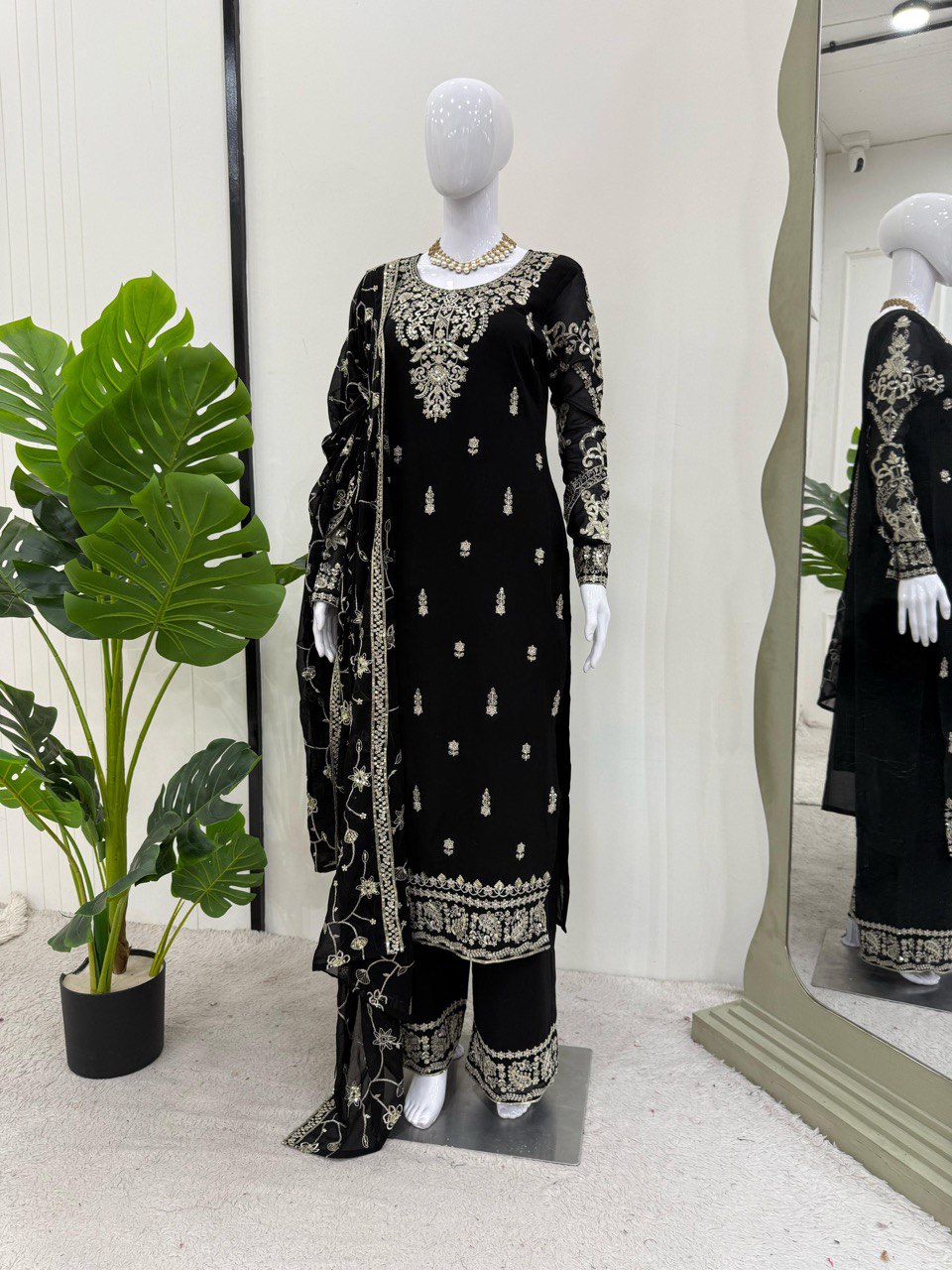 Black Elegant Faux Georgette Embroidered 3-Piece Suit Set with Lace Border Dupatta