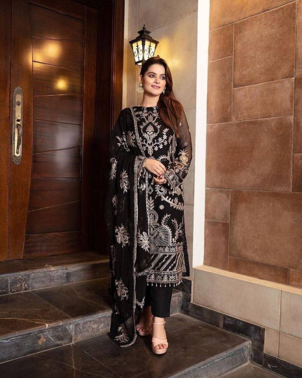 Black Elegant Heavy Faux Georgette Embroidered Suit Set