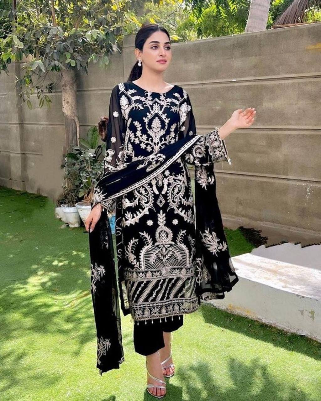 Black Elegant Heavy Faux Georgette Embroidered Suit Set