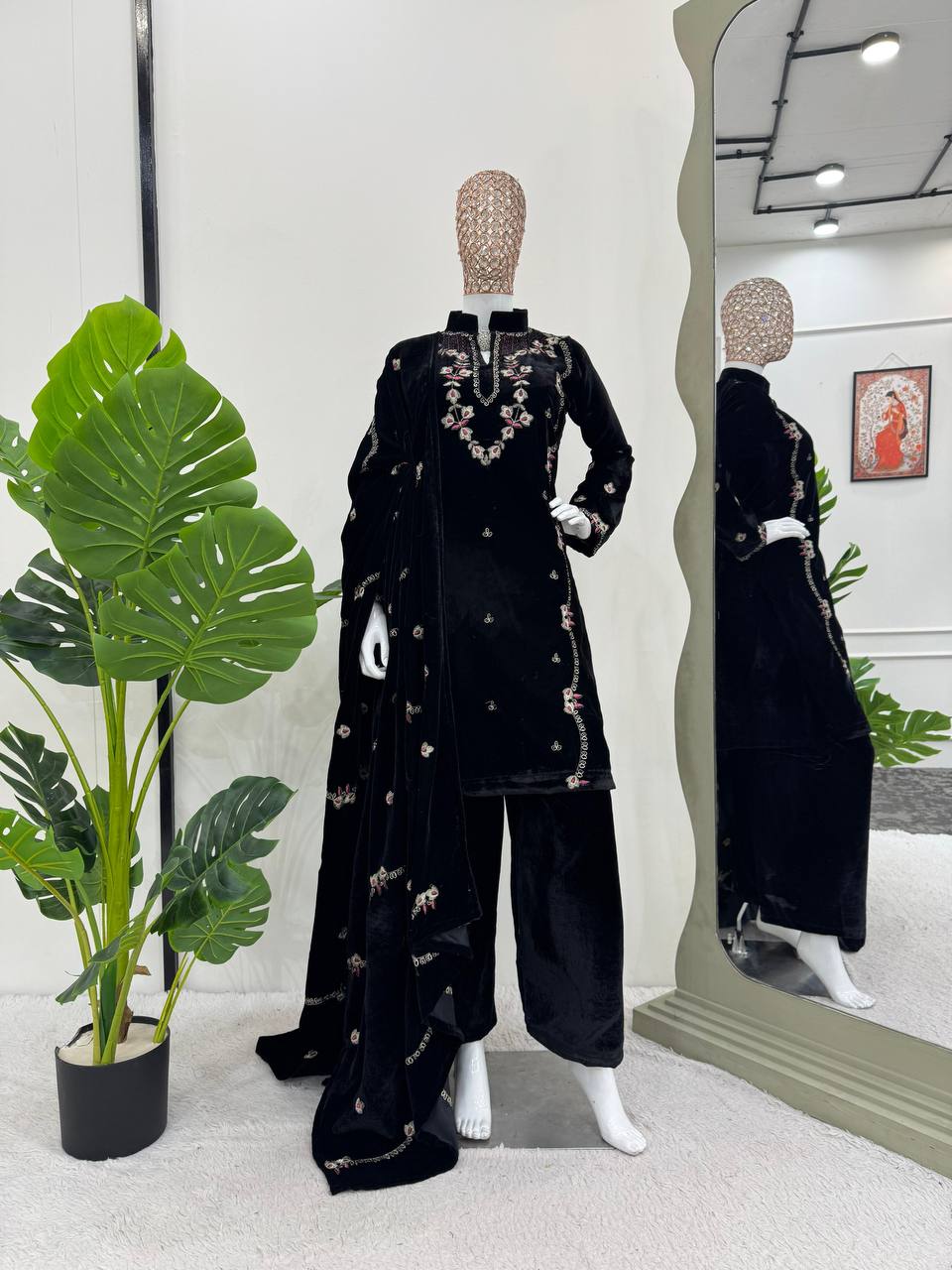 Black Elegant Velvet Ensemble – Luxe Thread & Sequin Work