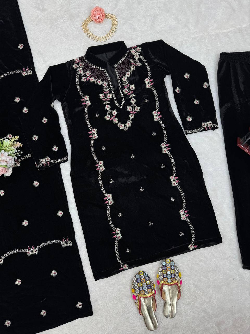Black Elegant Velvet Ensemble – Luxe Thread & Sequin Work