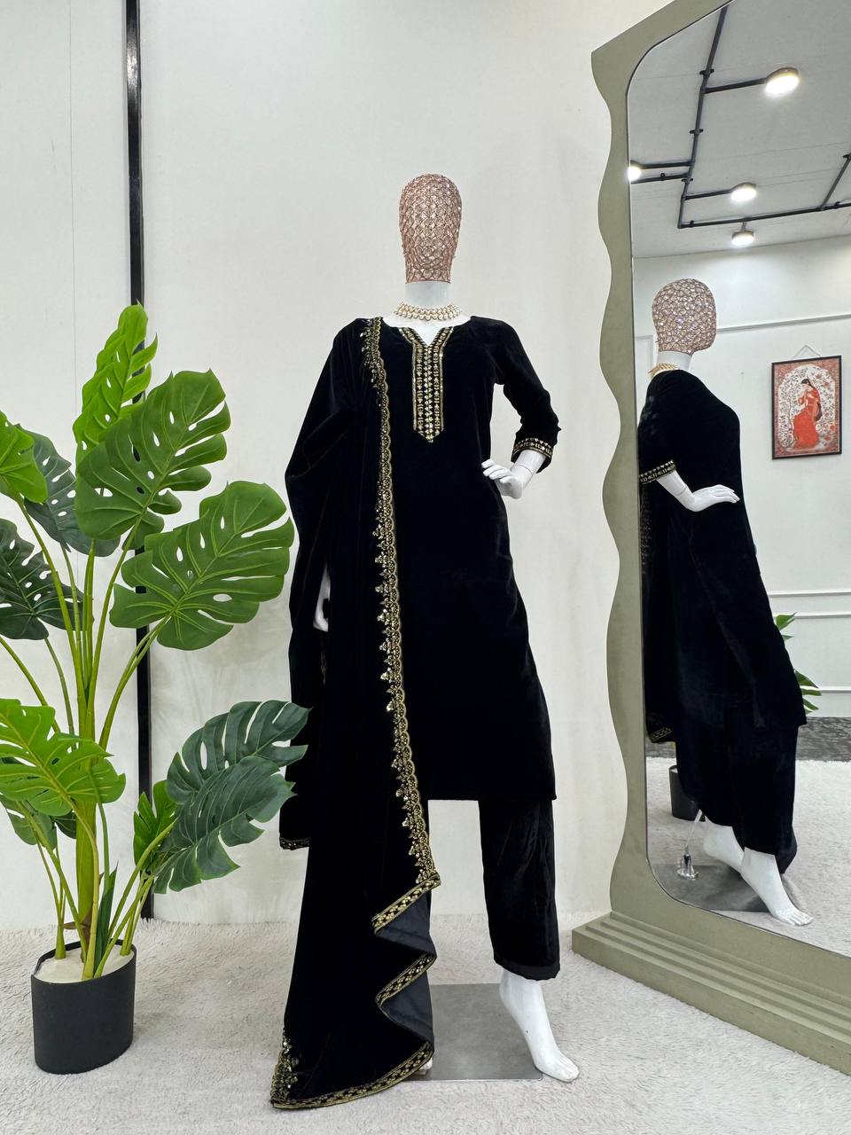 Black Elegant Velvet Ensemble – Luxurious & Stylish