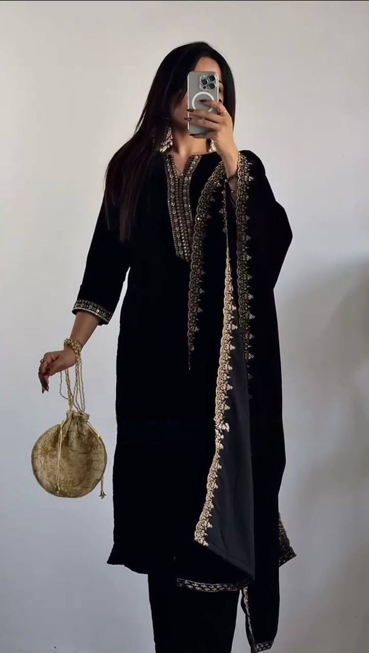 Black Elegant Velvet Ensemble – Luxurious & Stylish