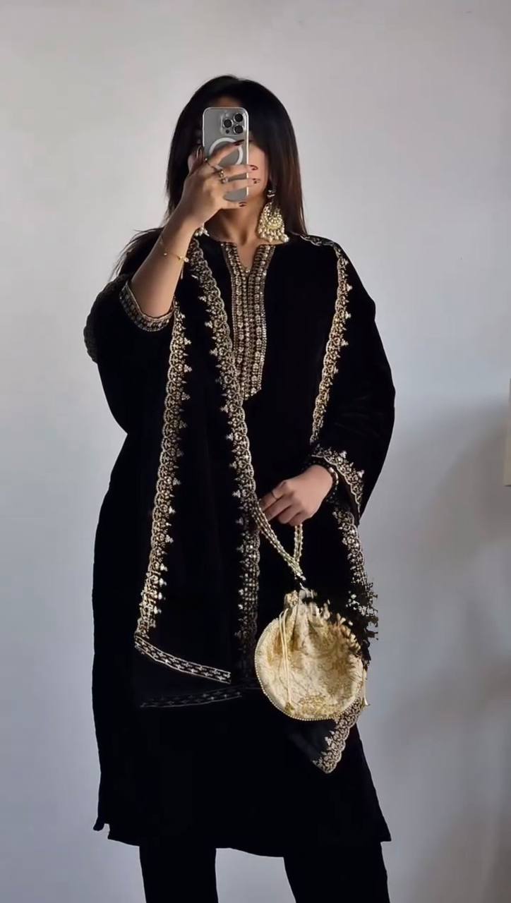 Black Elegant Velvet Ensemble – Luxurious & Stylish