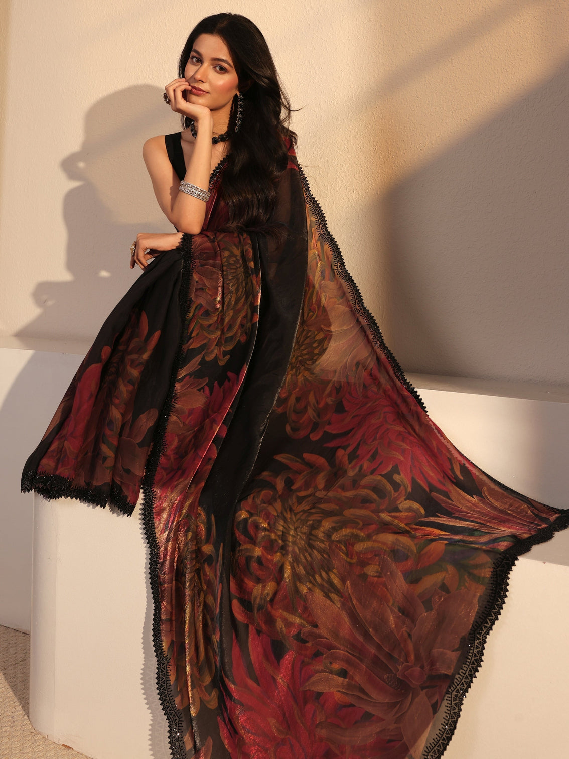 Mameraa Black Floral Printed Organza Saree With Unstiched Blouse Piece