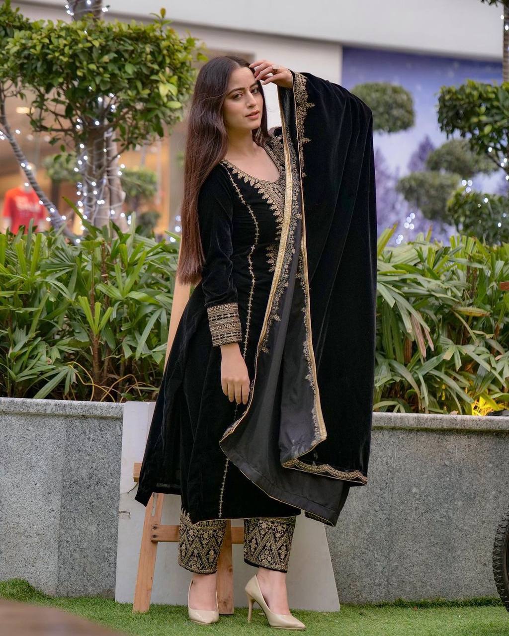 Black Stunning Look Collection - Elegant Velvet Ensemble