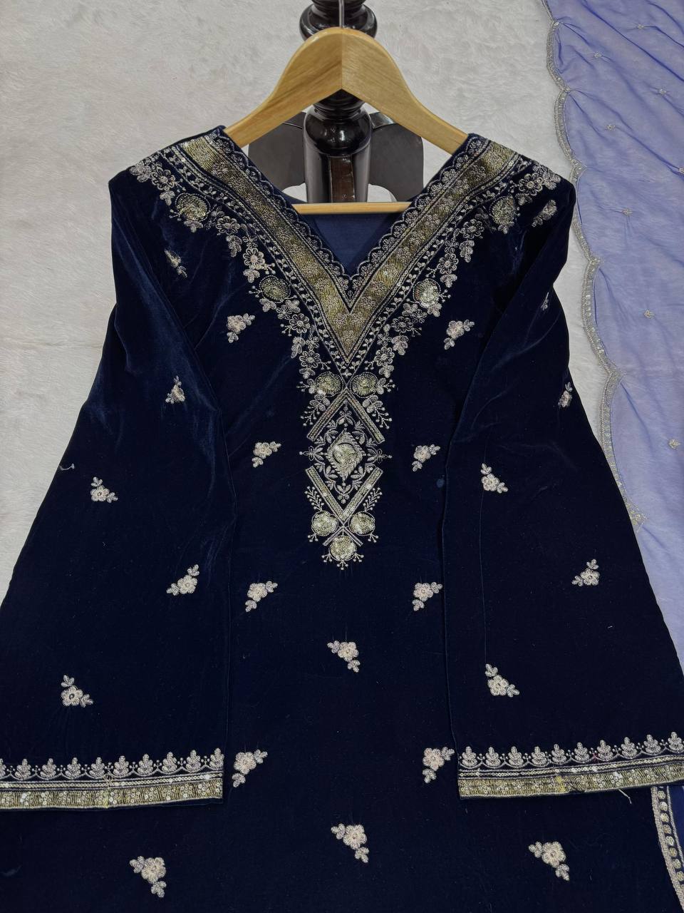 Blue Elegant Velvet Embroidered Suit Set