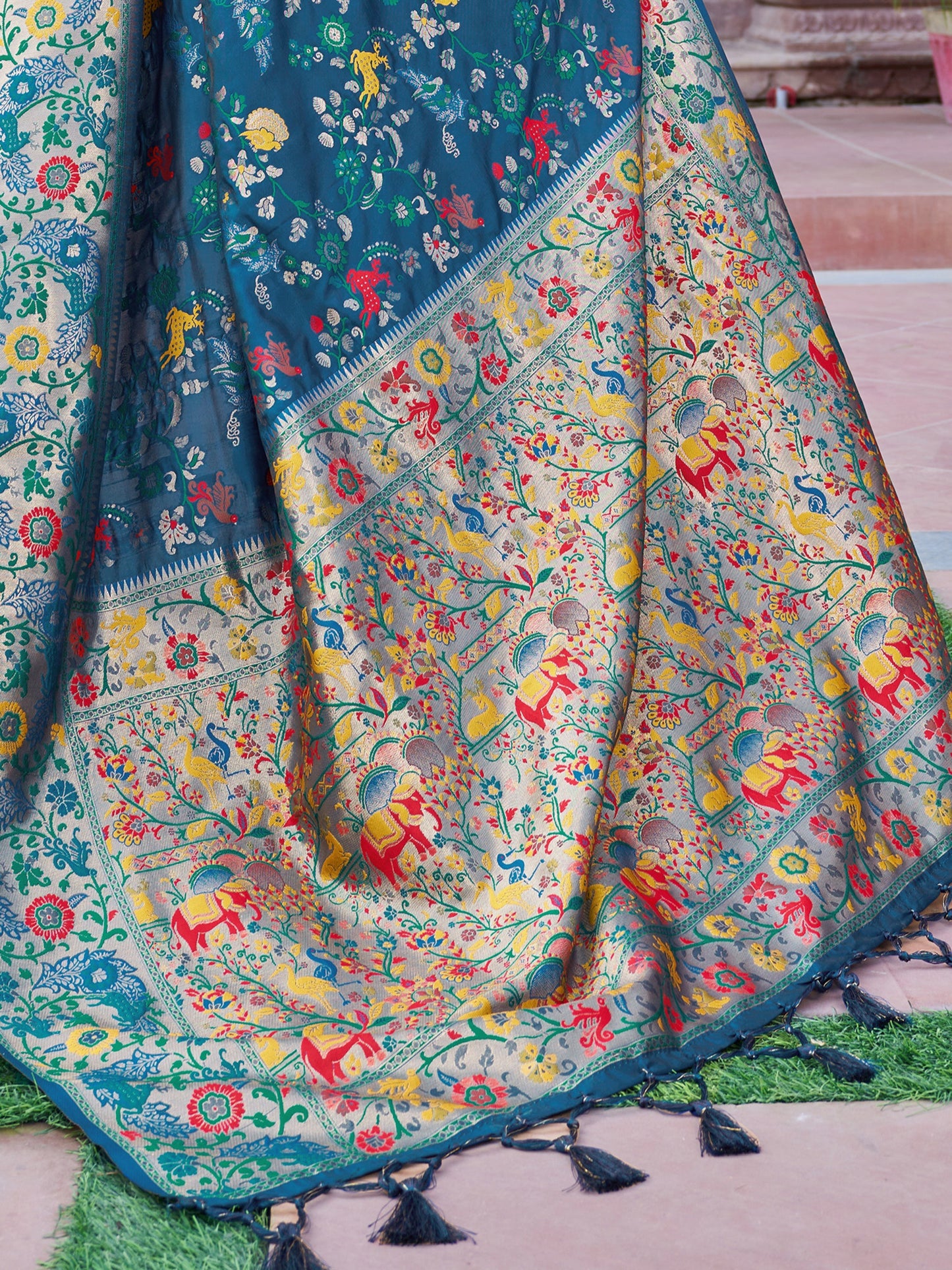 Blue Exquisite Banarasi Jacquard Art Silk Saree with Matching Border Blouse – Perfect for Weddings