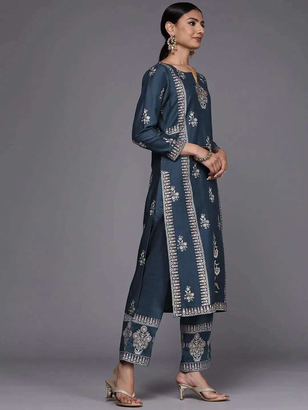 Mameraa Blue Printed Silk Blend Straight Kurta With Dupatta