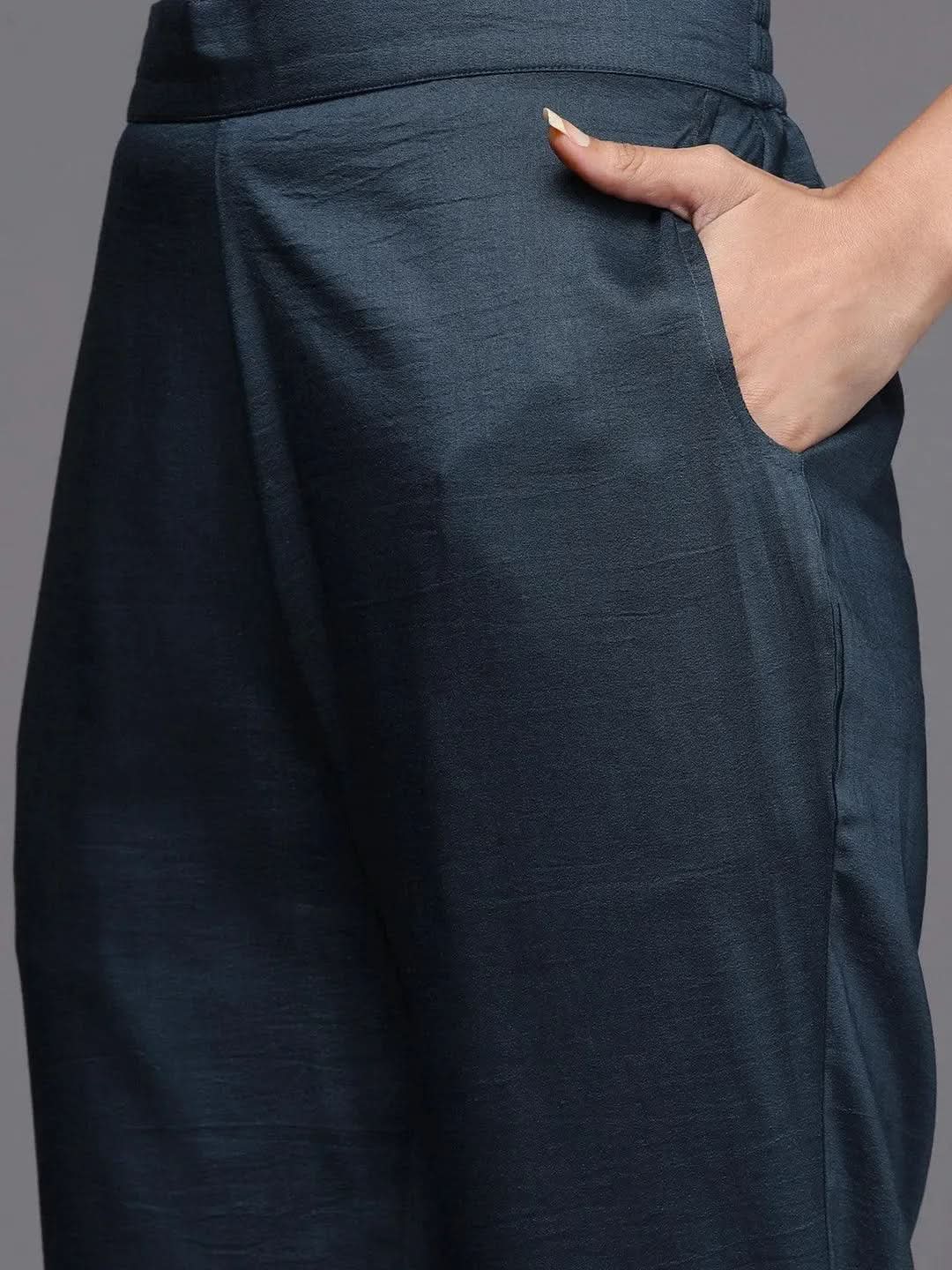 Mameraa Blue Printed Silk Blend Straight Kurta With Dupatta