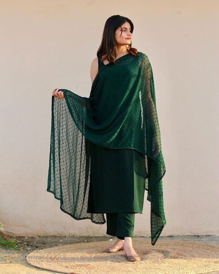 Bottle Green Elegant Soft Moss Scrape Kurta Suit Set with Chiffon Butty Dupatta