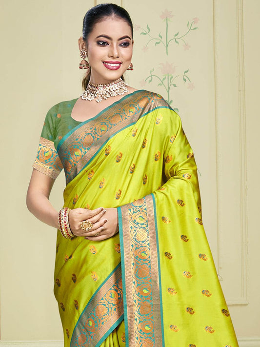 Green Silk Saree With Blouse Piece