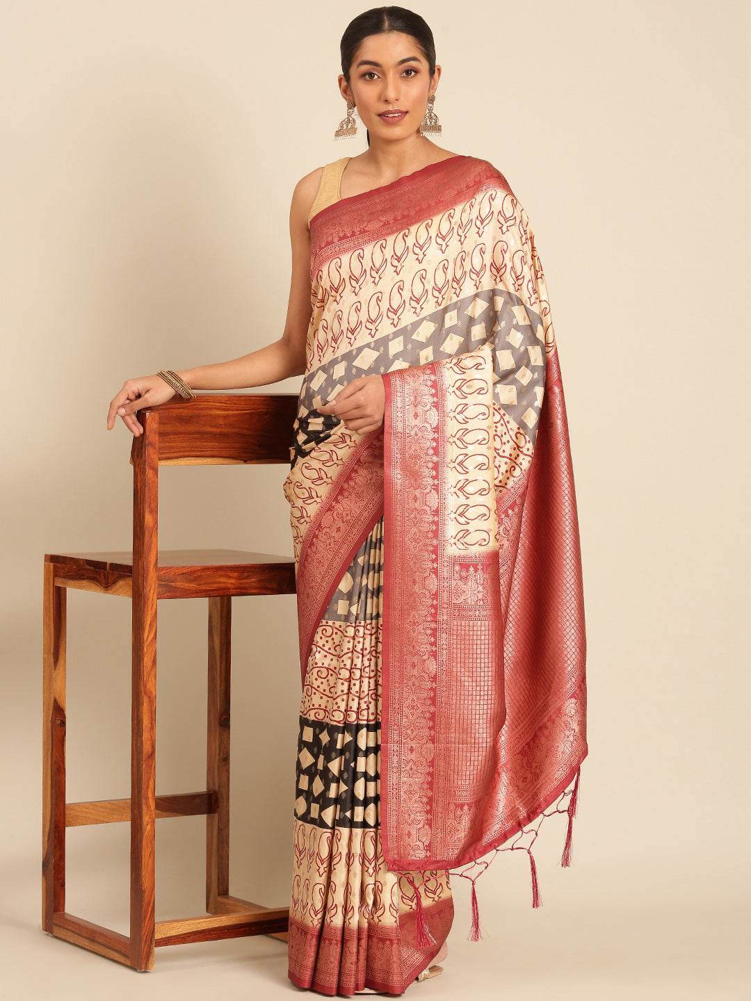 Cream Silk Saree With Blouse Piece