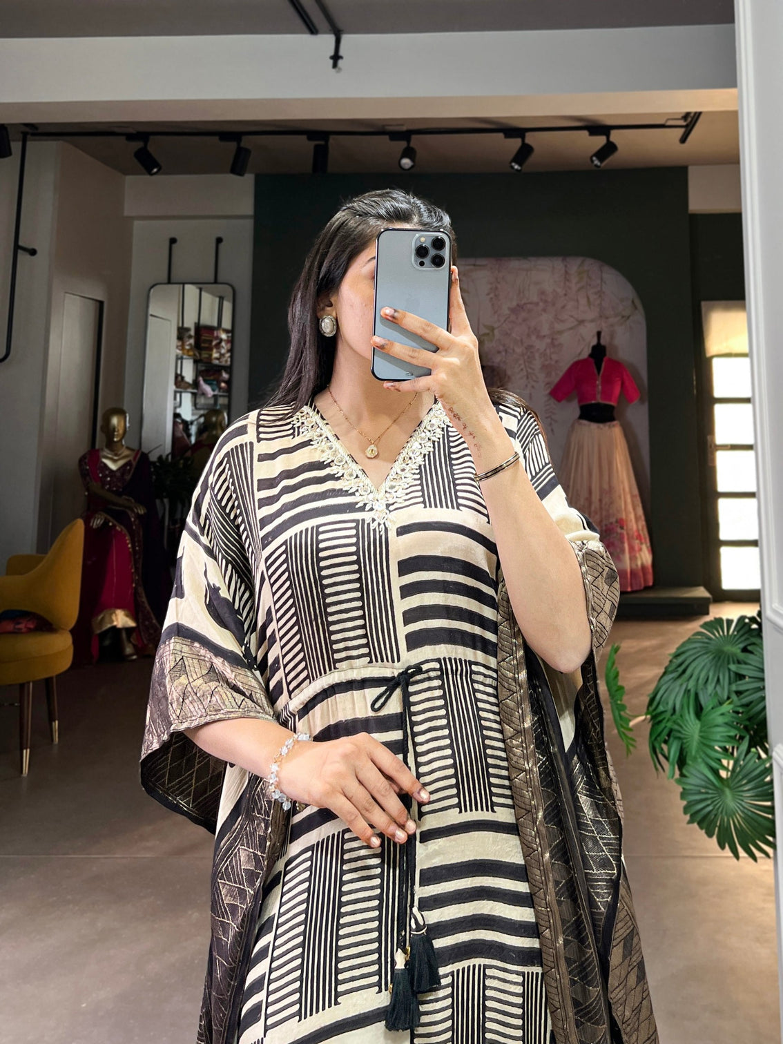 Cream Elegant Pure Viscose Handwork Kaftan with Zari Border