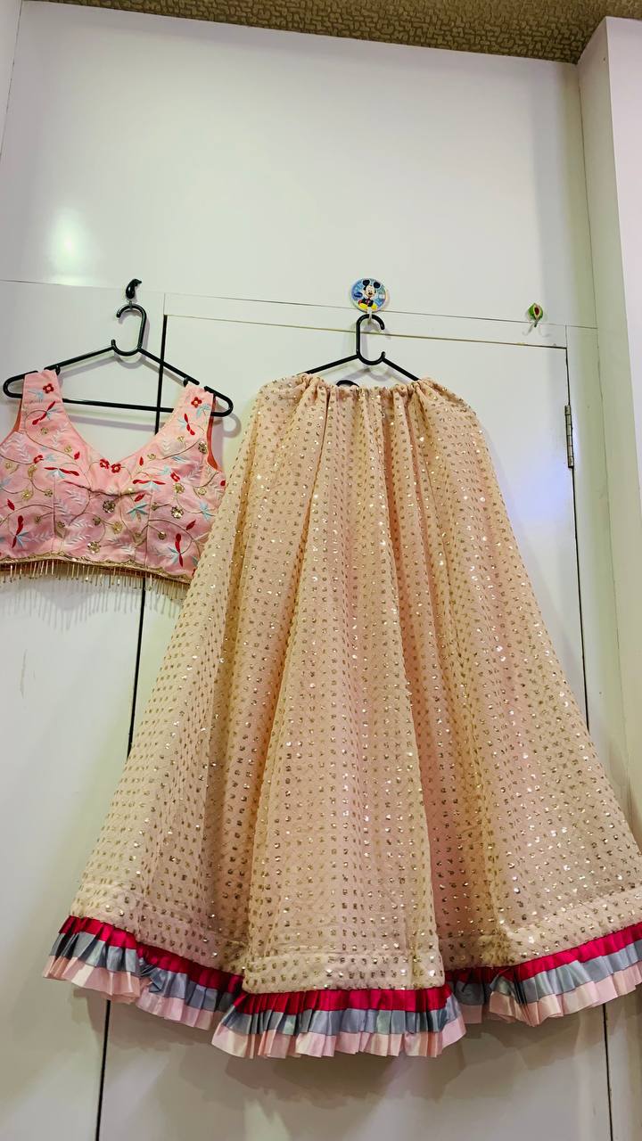 Cream Glamorous Georgette Lehenga Set – A Showstopper for Every Occasion!