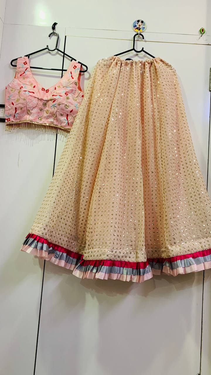 Cream Glamorous Georgette Lehenga Set – A Showstopper for Every Occasion!