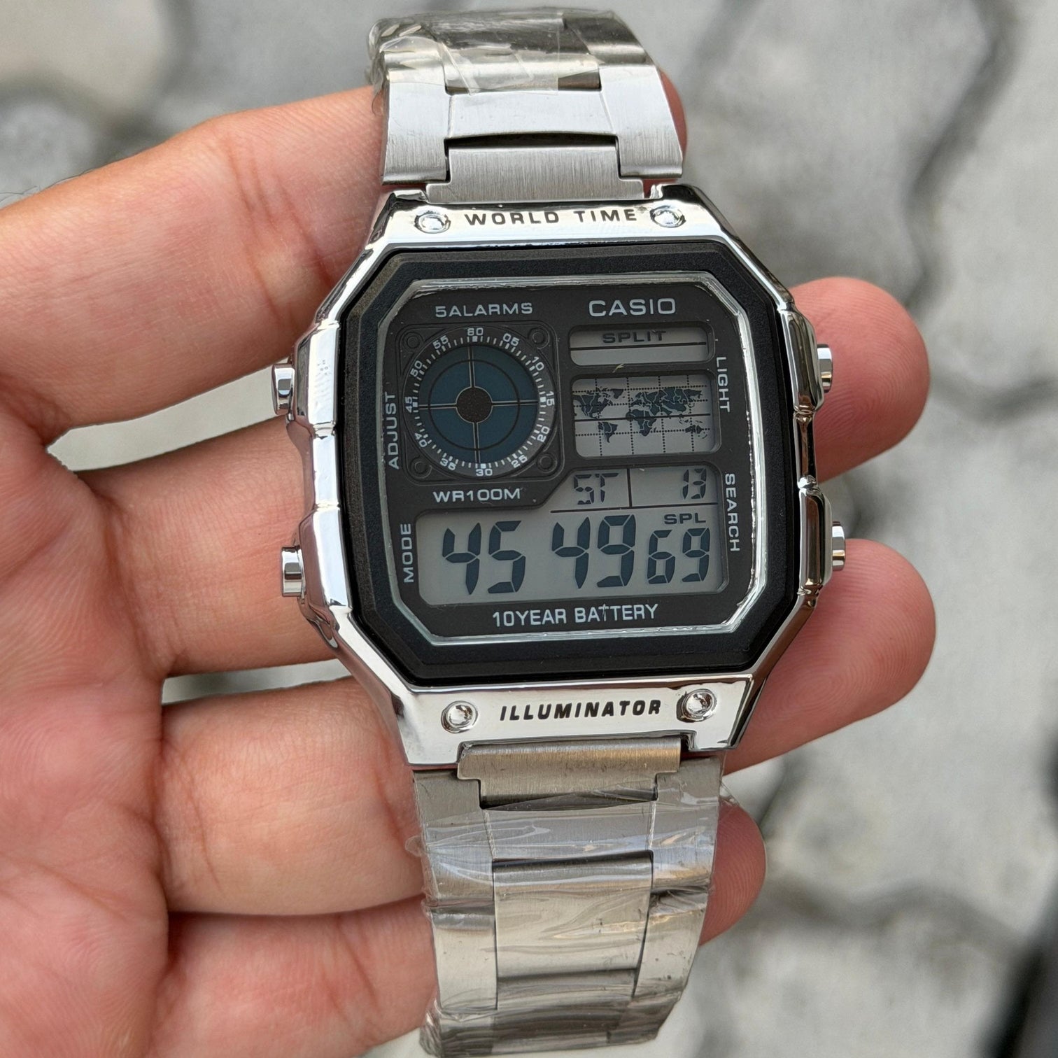 Casi o Illuminator World Time Watch