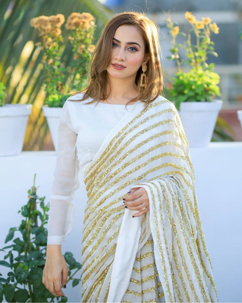 Dazzling White & Gold Striped Sequin Saree - Weave Elegance at Weddings & Parties