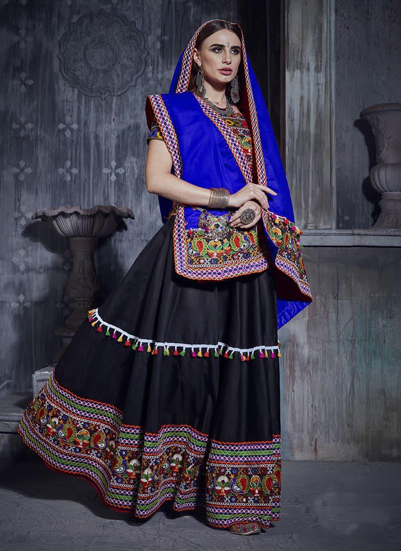 Designer Chaniya Choli For Navratri With Blue Dupatta