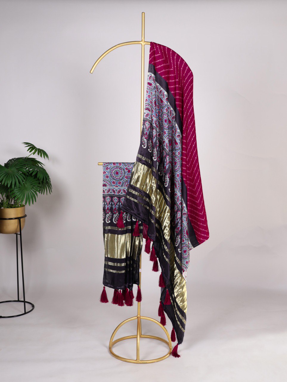 Elegant Bandhej Pure Gaji Silk Dupatta – Digital Print with Tassels
