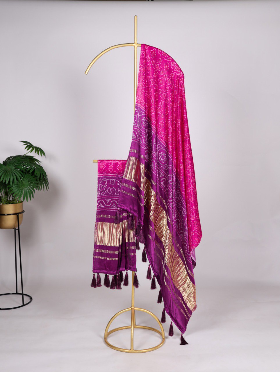 Elegant Bandhej Pure Gaji Silk Dupatta – Digital Print with Tassels