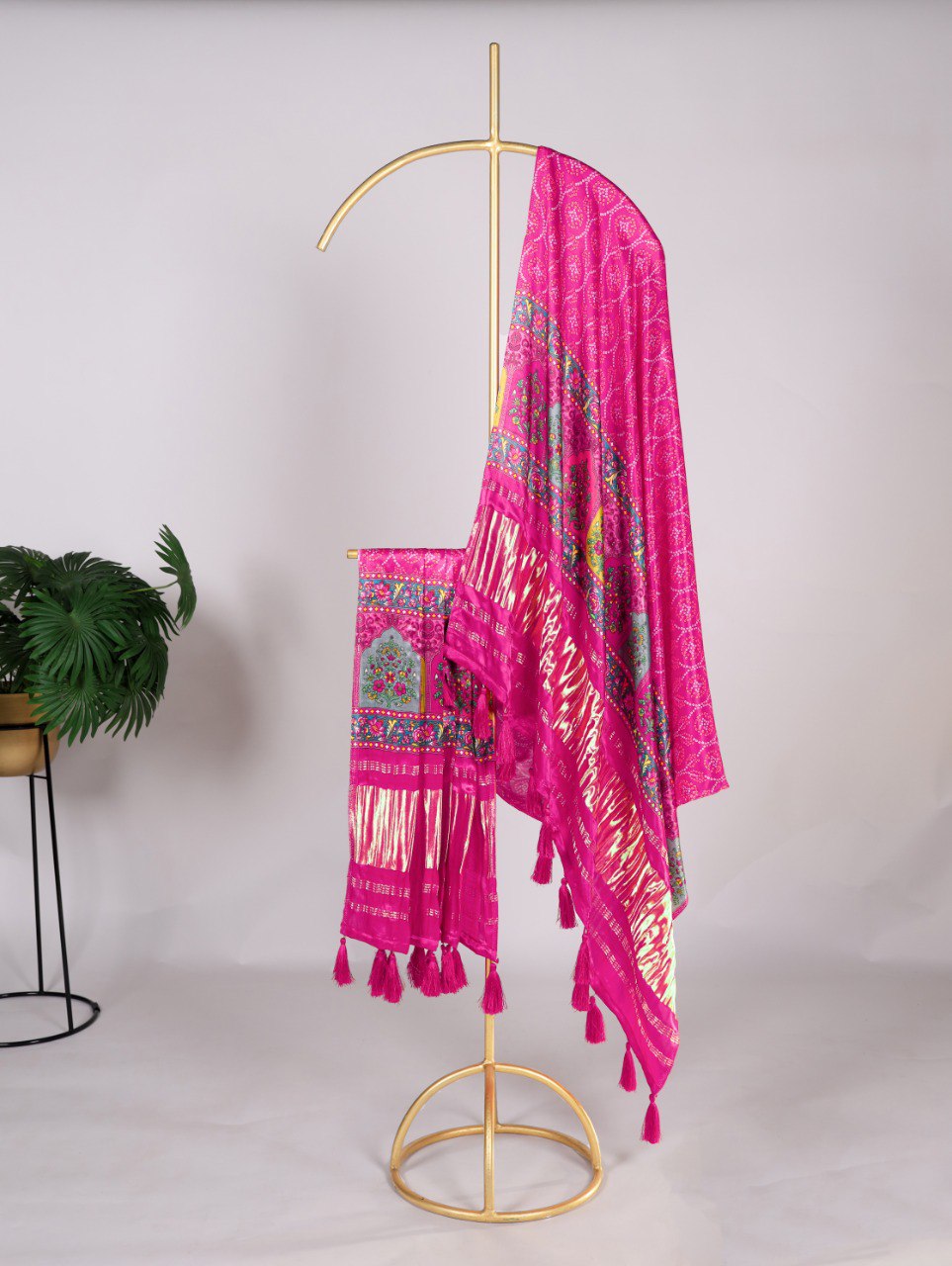 Elegant Bandhej Pure Gaji Silk Dupatta – Digital Print with Tassels