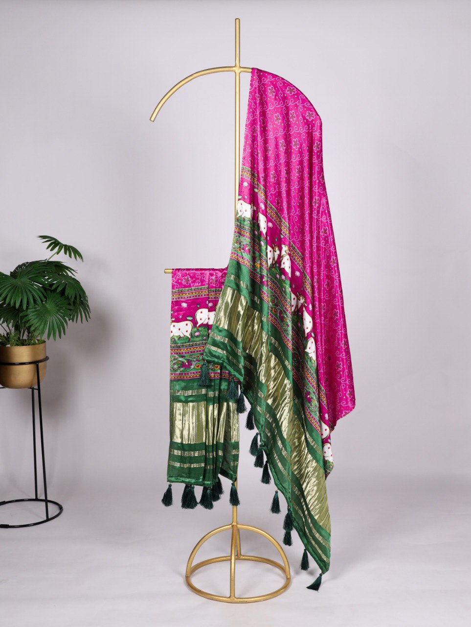 Elegant Bandhej Pure Gaji Silk Dupatta – Digital Print with Tassels